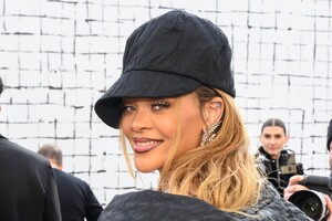 rihanna-christian-dior-show-at-paris-fashion-week-01-22-2024-2.jpg