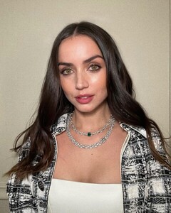 [2024.03.05] jennychohair_431691539_6532331260203233_5537730912558804278_n.jpg