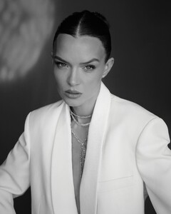 [2024.03.11] josephineskriver_432788841_941481780520427_3408446664230045860_n.jpg