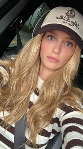 [2024.03.11] katelove_3321725214994969852.jpg