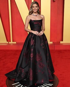 [2024.03.12] sarasampaio_430711397_18428565766058288_311555730726817563_n.jpg