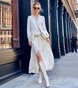 [2024.03.17] uliherznerofficial_432784138_18432778603004258_8025822366545456388_n.jpg