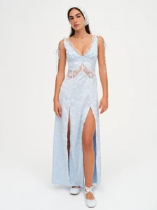 230823_BC_FLL_HATTIE-MAXI-DRESS-WHITE-BLUE_0007_720x.jpg.webp