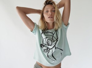 Anja-Rubik-Zara-Fashion-Shoot10.thumb.jpg.bda809cdea6cf622dd76ecf55cc3f276.jpg
