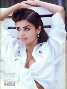 Helena_Christensen_VogueIT_May1992_Walter_Chin_08.jpg