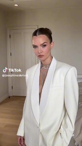 Josephine Skriver - TikTok [2024.03.11] 2.jpg