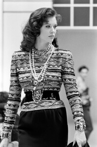 Rochelle_Redfield_Chanel_FW1985_HC_17.jpg