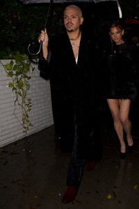 ashlee-simpson-at-gucci-s-grammys-after-party-at-chateau-marmont-in-los-angeles-02-04-2024-1.jpg