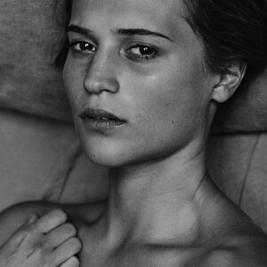 img-alicia-vikander-_131406592527.thumb.jpg.32c60c57e2be50303f677098a3538866.jpg