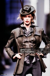 lesaA f92cThomass-3i.jpg