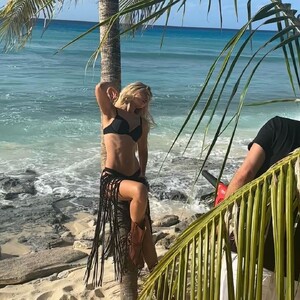 [2024.04.18] victoriassecret_439310585_1214758216598920_8673431913723300276_n.jpg