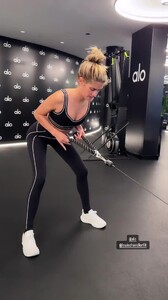 [2024.04.04] sarasampaio_3339104760128066505.jpg