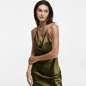 Beline-Mini-Dress---Peridot-2.thumb.webp.11dff26ac4d1ffb3fa547a4b37413283.webp
