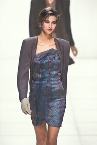 GiorgioArmani1991WomenRTW177.thumb.jpg.b9511aae76e54d629907b3e85678709b.jpg