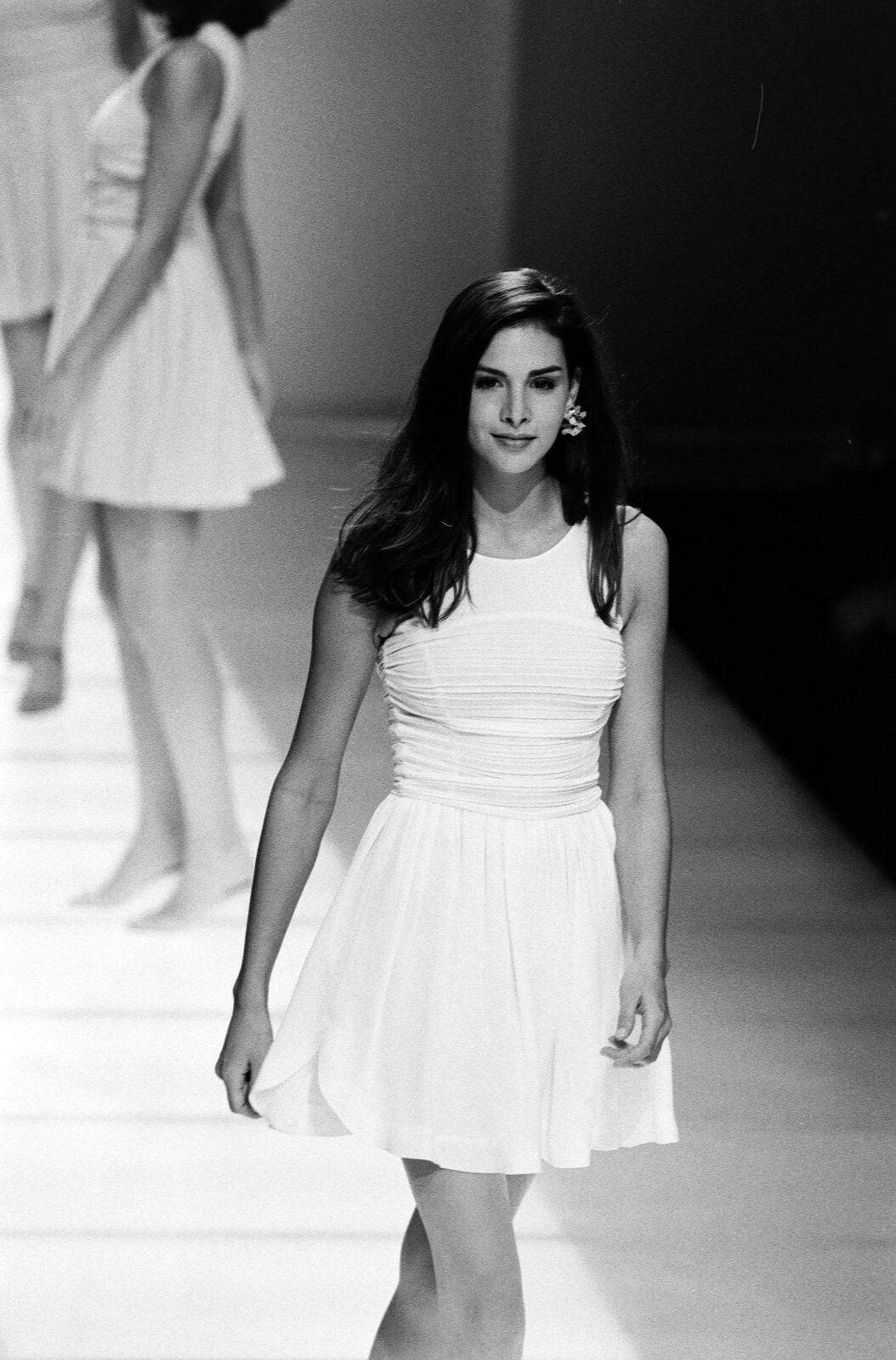 Giorgio Armani SS 1992 RTW.jpg