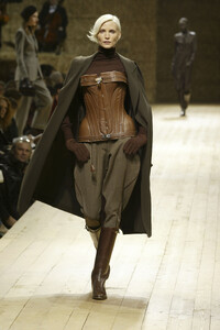 Hermes2004WomenFW26.thumb.jpg.4defadf2bd5071df101ac75e3181f61f.jpg