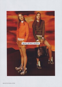 Meisel_Balenciaga_Fall_Winter_2010_11_05.thumb.jpg.57f607fbbd1f6561177fbff39f322e5d.jpg