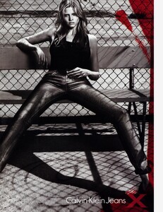 Mert__Marcus_Calvin_Klein_Jeans_Fall_Winter_2010_11_02.thumb.jpg.d047d47752e05d05cbf9604c9bcff15d.jpg