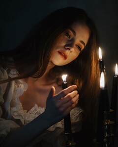 Moody fall   Candles, cozy atmosphere, leaves.. How much I love this part of fall, where you feel much tighter and preparing for cold winter. When November comes, I feel like a bear, moving into warmer coner o (3).jpg