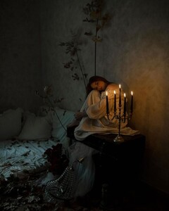 Moody fall   Candles, cozy atmosphere, leaves.. How much I love this part of fall, where you feel much tighter and preparing for cold winter. When November comes, I feel like a bear, moving into warmer coner o (5).jpg