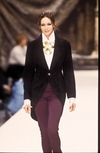 RifatOzbek-Fall1993RTW.thumb.jpg.c48f206c8ae4e0bb061901168271991f.jpg