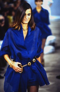 donna-karan-ss-91-1.thumb.jpg.234774d650b915e0a20e7991213d5875.jpg
