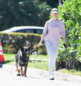 gisele in miami february 21 2024 50.jpeg