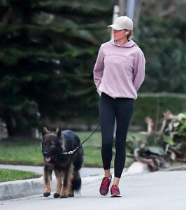 gisele in miami february 2 2024 6.jpeg