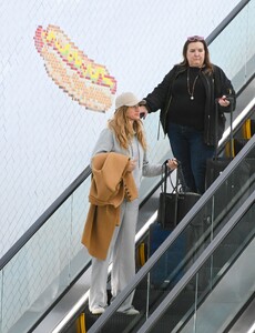 gisele jfk airport nyc march 20 2024 7.jpeg