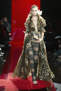 lavinia s05gFerre-5r.jpg