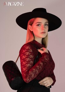 mckenna-grace-the-magazine-november-2022-4.jpg