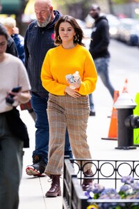 selena-gomez-filming-only-murders-in-the-building-in-new-york-04-24-2024-7.jpg