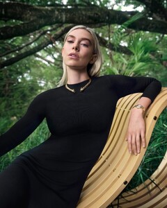 [2024.05.14] vanessa__kirby_436223204_329855149902884_9094428104878636273_n.jpg