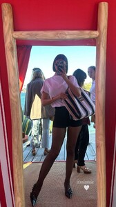 [2024.05.22] carmellarose_3373505083830991744.jpg