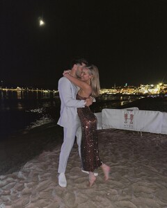 [2024.05.22] hannahg11_445418208_856033886569232_6514058017765759603_n.jpg