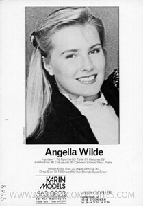 37088AngelaWildeKarins(Paris)1981.thumb.jpg.f60ea269a3711742014ccdc3c5246a4c.jpg