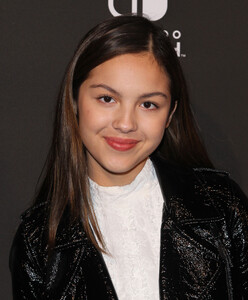 89628800_picturepub-olivia-rodrigo-002.jpg