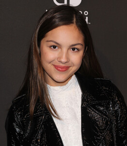 89628803_picturepub-olivia-rodrigo-003.jpg