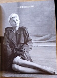 AnnaIT250991no39AlbertaFerrettiAdLindaEvangelista.thumb.jpg.3fd1ab00d5250bdf48d51515ecafd082.jpg