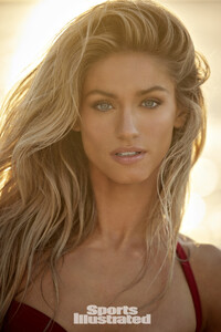 BerkleighWright_SISwimsuit2024_DerekKettela (46).jpg