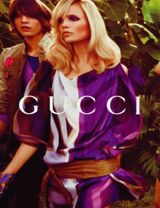 Inez__Vinoodh_Gucci_Spring_Summer_2009_07.thumb.jpg.30d486cab0261745efde67def0796b5c.jpg
