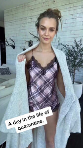 Josephine Skriver - TikTok 07.jpg