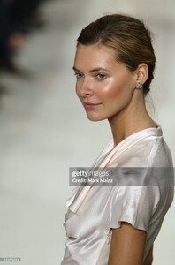 Laura s05ralphLaurenHC-5ee.jpg