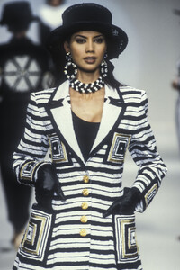 LouisFeraud1994HauteCoutureSS11.thumb.jpg.537a5a54485d1490fb3a693c425cd17e.jpg