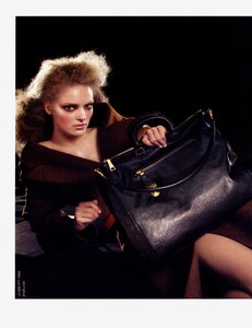 Meisel_Prada_Fall_Winter_2009_10_10.thumb.jpg.2102f652d1d61a7981fd0ef19a4a88d0.jpg
