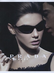 Meisel_Prada_Fall_Winter_2010_11_08.thumb.jpg.aa20f1f7ce6ec31b812d3c80046c7569.jpg