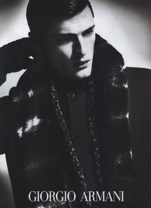 Mert__Marcus_Giorgio_Armani_Fall_Winter_2009_10_08.thumb.jpg.c3c117a1f2968f1bbd1060408a5b42fa.jpg