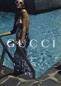 Mert__Marcus_Gucci_Cruise_2010_05.thumb.jpg.bc7bddc4cfd9cf1bef19e1f407f1c3a8.jpg