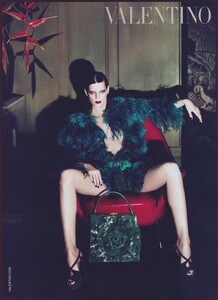 Mert__Marcus_Valentino_Fall_Winter_2009_10_01.thumb.jpg.15749322c54d3d55db4543ba741f4e31.jpg