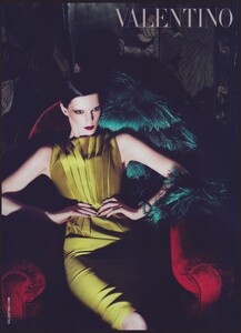 Mert__Marcus_Valentino_Fall_Winter_2009_10_05.thumb.jpg.536ee0cf630d7f55f1ab7b7fb009fbd1.jpg